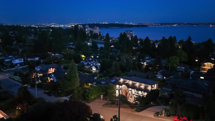 Photo 40 at 2540 Mathers Avenue, Dundarave, West Vancouver