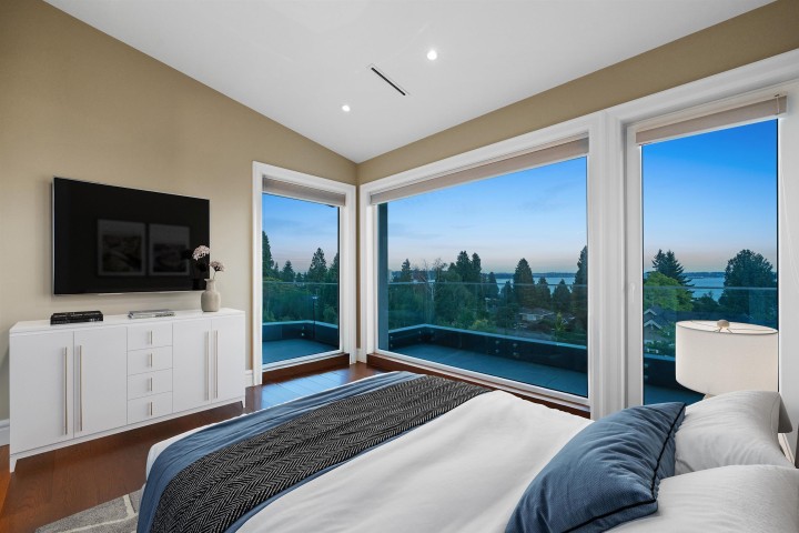 Photo 4 at 2540 Mathers Avenue, Dundarave, West Vancouver