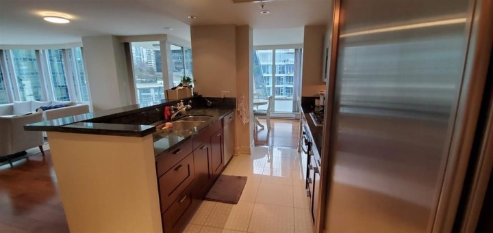 Photo 16 at 704 - 499 Broughton Street, Coal Harbour, Vancouver West