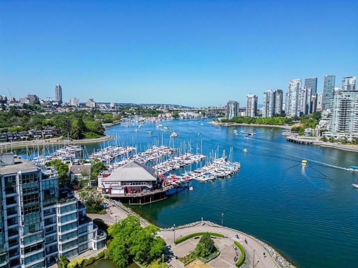 Photo 9 at 500 Starboard Square, False Creek, Vancouver West