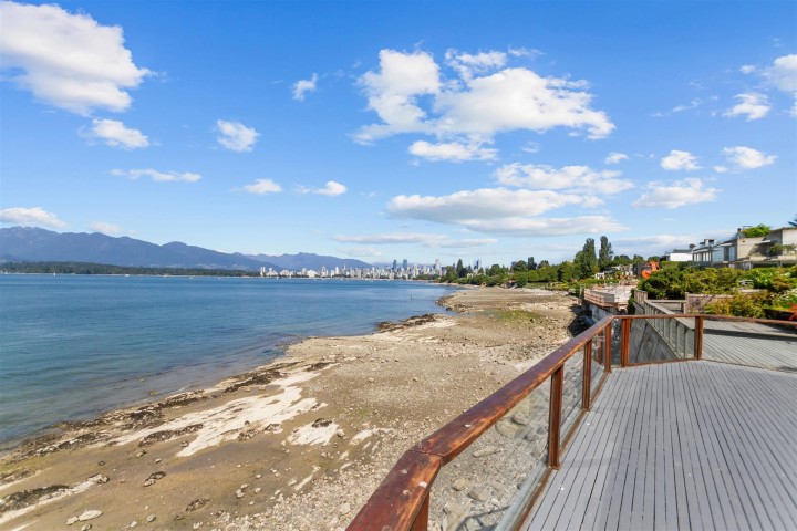 Photo 3 at 3131 Point Grey Road, Kitsilano, Vancouver West