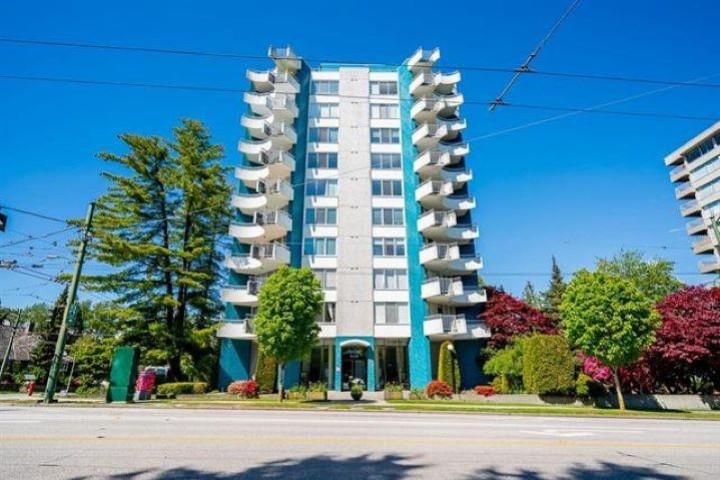Photo 2 at 303 - 4691 W 10th Avenue, Point Grey, Vancouver West
