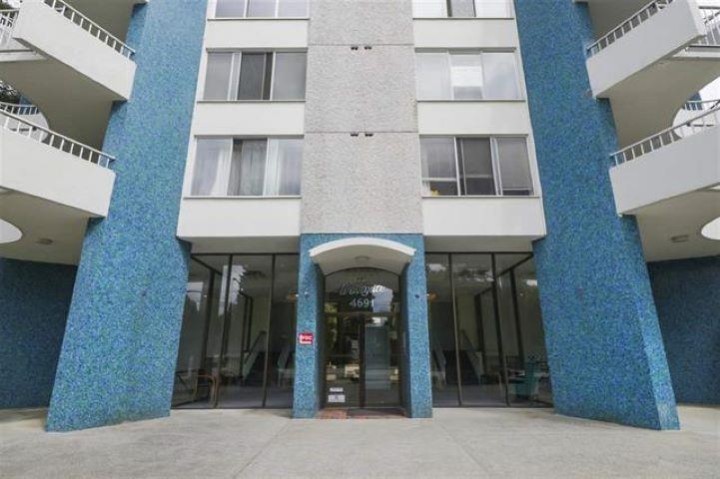 Photo 1 at 303 - 4691 W 10th Avenue, Point Grey, Vancouver West