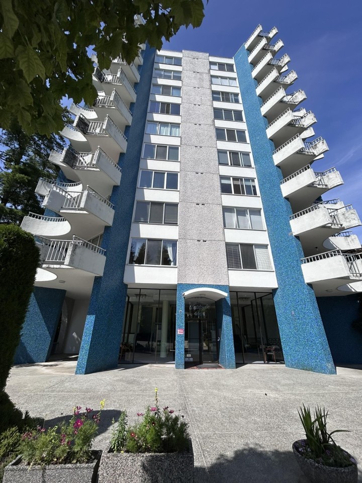 Photo 5 at 303 - 4691 W 10th Avenue, Point Grey, Vancouver West