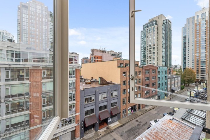 Photo 15 at 412 - 1216 Homer Street, Yaletown, Vancouver West