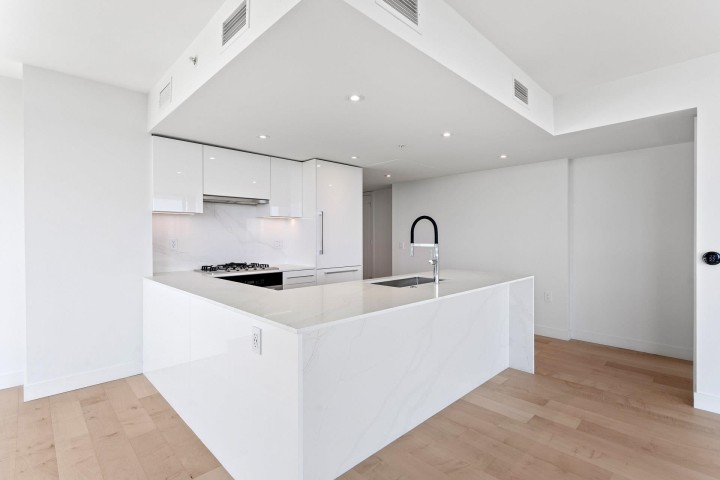 Photo 17 at 703 - 135 E 13th Street, Central Lonsdale, North Vancouver