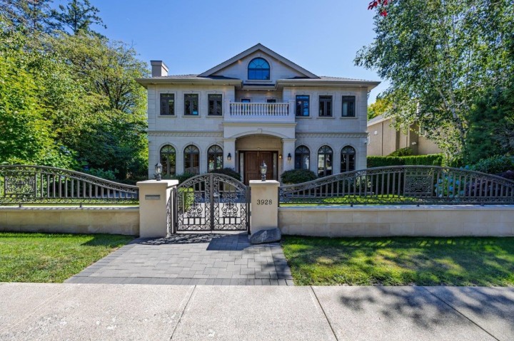 Photo 1 at 3928 W 34th Avenue, Dunbar, Vancouver West