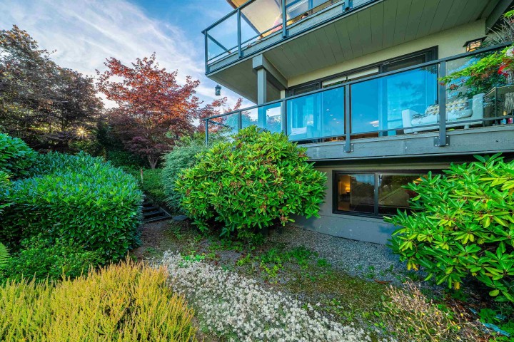 Photo 30 at 18 - 2214 Folkestone Way, Panorama Village, West Vancouver