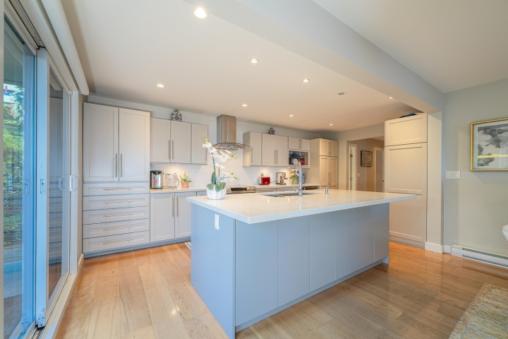 Photo 15 at 18 - 2214 Folkestone Way, Panorama Village, West Vancouver