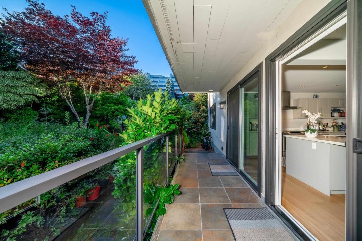 Photo 19 at 18 - 2214 Folkestone Way, Panorama Village, West Vancouver