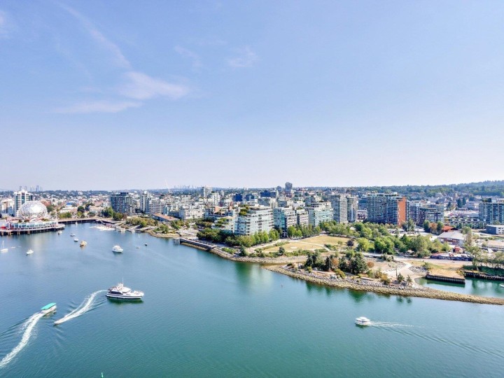 Photo 2 at 2701 - 8 Smithe Mews, Yaletown, Vancouver West