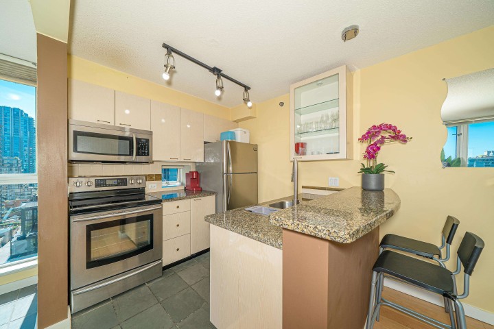 Photo 10 at 1509 - 1068 Hornby Street, Downtown VW, Vancouver West