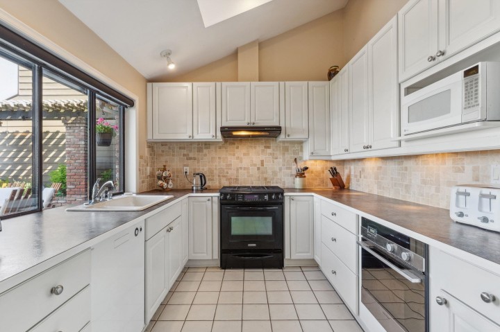 Photo 12 at 5207 Aspen Drive, Upper Caulfeild, West Vancouver