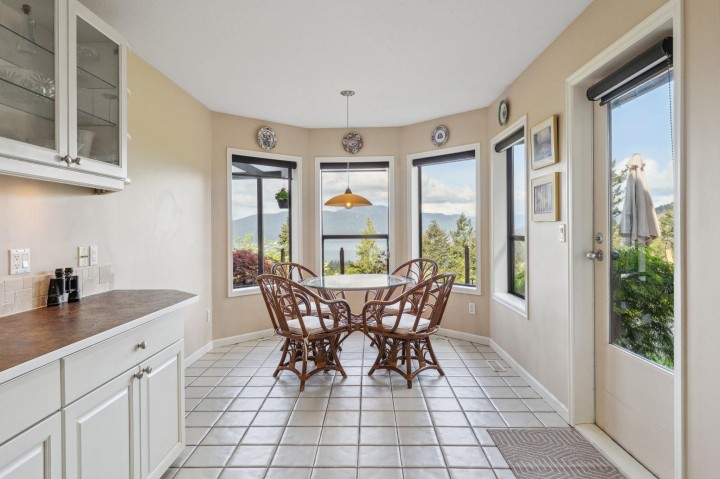 Photo 11 at 5207 Aspen Drive, Upper Caulfeild, West Vancouver