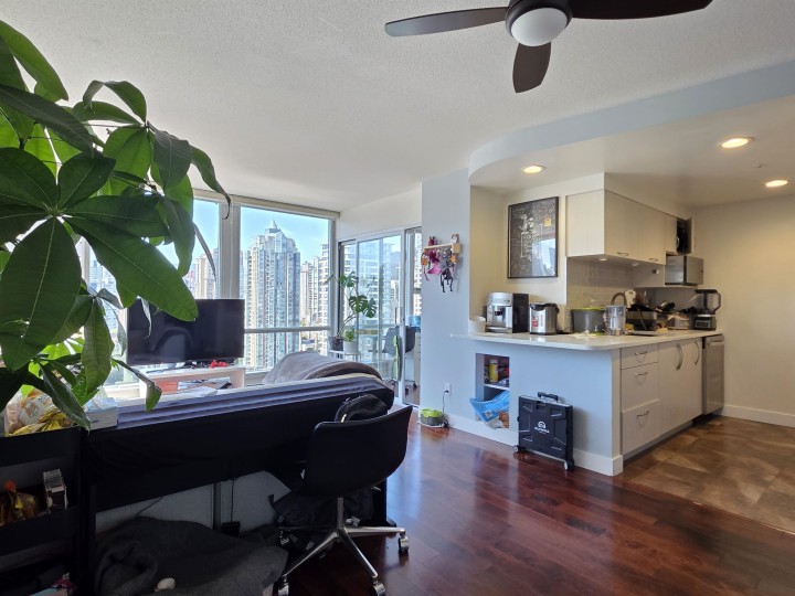 Photo 6 at 2709 - 1008 Cambie Street, Yaletown, Vancouver West