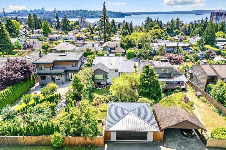 Photo 3 at 1373 Haywood Avenue, Ambleside, West Vancouver