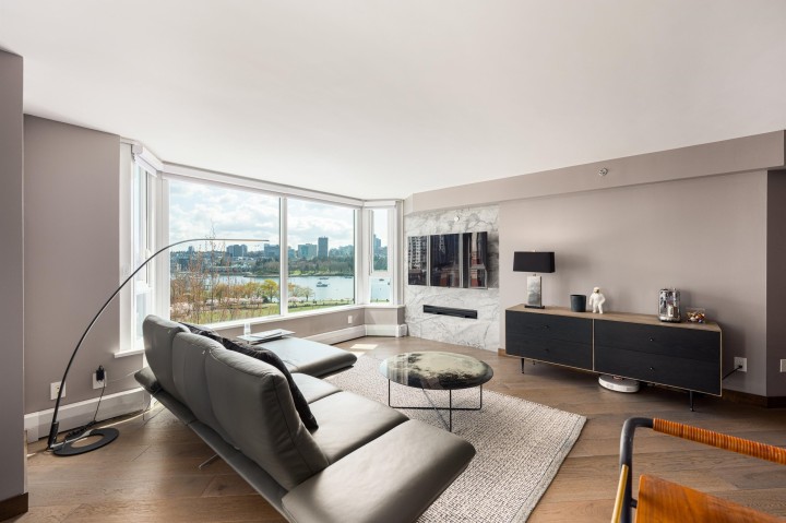 Photo 1 at 805 - 388 Drake Street, Yaletown, Vancouver West