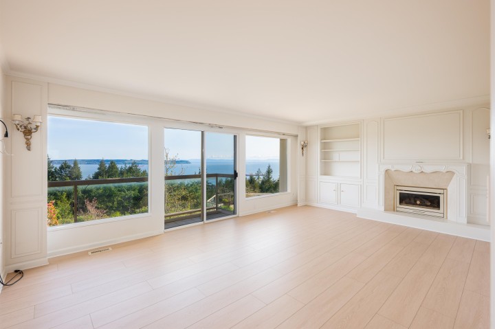 Photo 17 at 4060 Almondel Road, Bayridge, West Vancouver