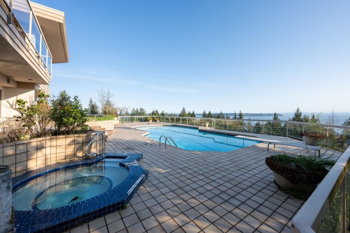Photo 36 at 4060 Almondel Road, Bayridge, West Vancouver