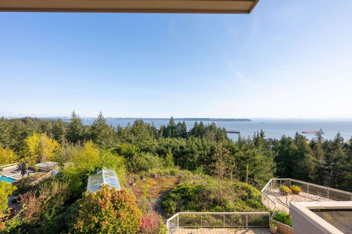 Photo 24 at 4060 Almondel Road, Bayridge, West Vancouver