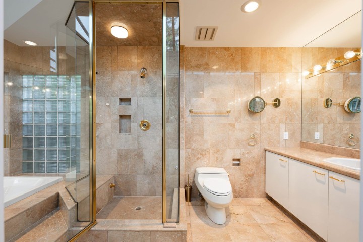 Photo 19 at 4060 Almondel Road, Bayridge, West Vancouver