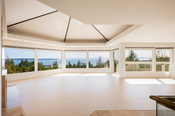 Photo 4 at 4060 Almondel Road, Bayridge, West Vancouver