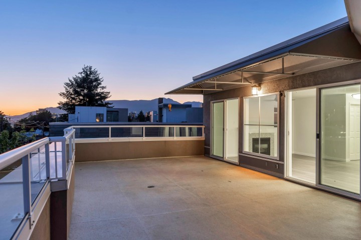 Photo 6 at 404 - 245 St. Davids Avenue, Lower Lonsdale, North Vancouver