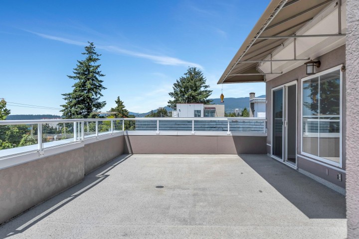 Photo 12 at 404 - 245 St. Davids Avenue, Lower Lonsdale, North Vancouver