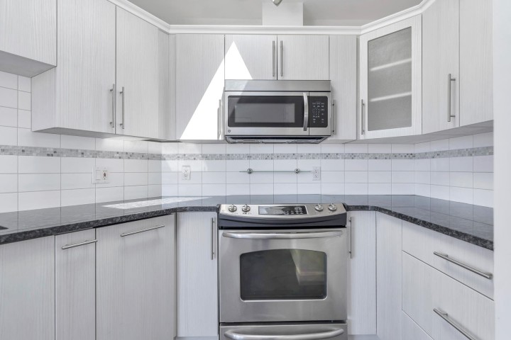 Photo 26 at 404 - 245 St. Davids Avenue, Lower Lonsdale, North Vancouver