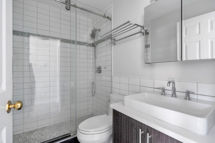 Photo 32 at 404 - 245 St. Davids Avenue, Lower Lonsdale, North Vancouver