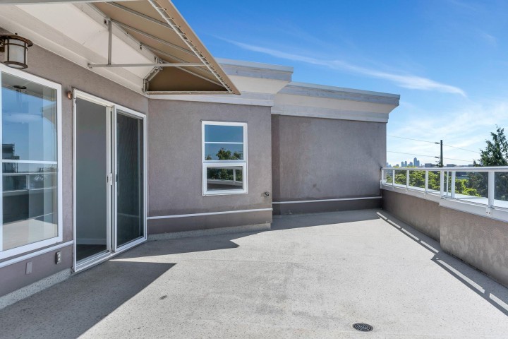 Photo 10 at 404 - 245 St. Davids Avenue, Lower Lonsdale, North Vancouver