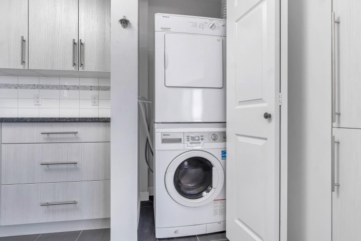 Photo 31 at 404 - 245 St. Davids Avenue, Lower Lonsdale, North Vancouver