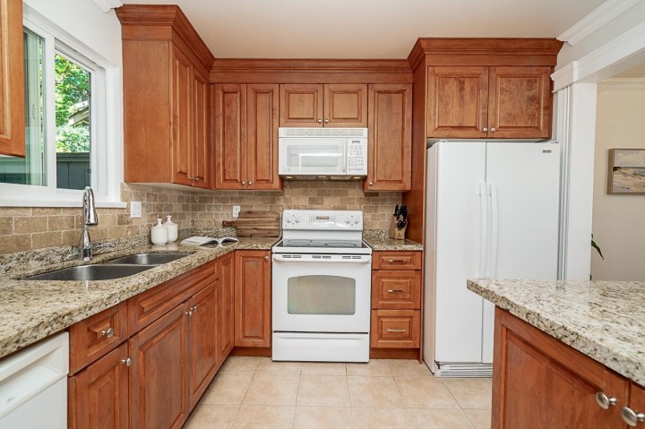 Photo 14 at 34 - 900 W 17th Street, Mosquito Creek, North Vancouver