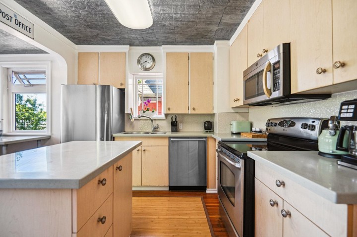 Photo 10 at 4533 W 8th Avenue, Point Grey, Vancouver West