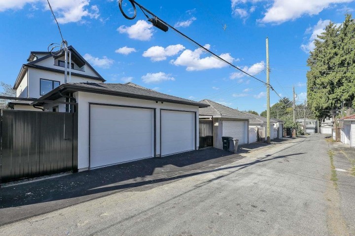 Photo 32 at 2 - 3251 E 44 Avenue, Killarney VE, Vancouver East