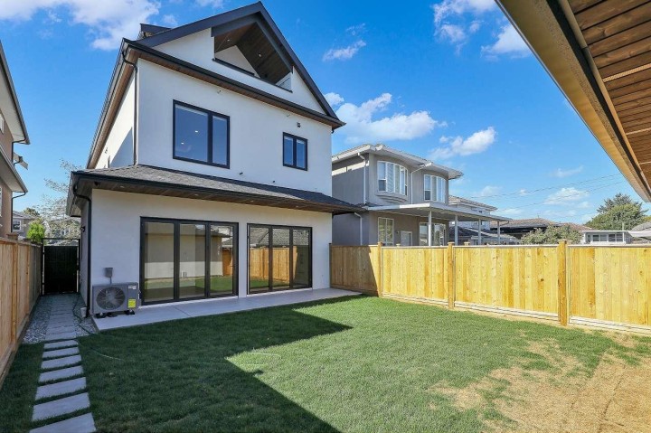 Photo 1 at 2 - 3251 E 44 Avenue, Killarney VE, Vancouver East