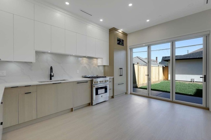 Photo 11 at 2 - 3251 E 44 Avenue, Killarney VE, Vancouver East