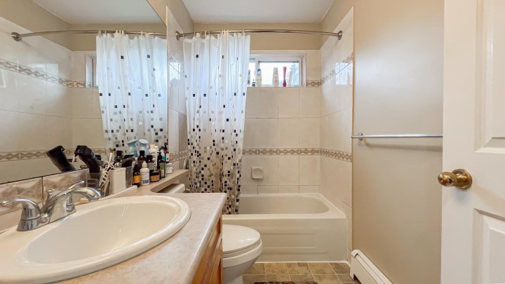 Photo 11 at 1553 Burrill Avenue, Lynn Valley, North Vancouver