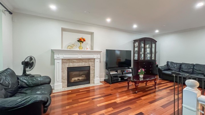 Photo 4 at 1553 Burrill Avenue, Lynn Valley, North Vancouver