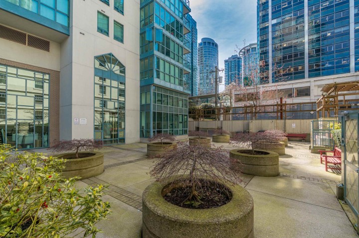 Photo 10 at 2205 - 1238 Melville Street, Coal Harbour, Vancouver West