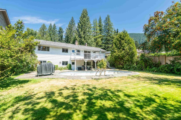 Photo 1 at 951 Canyon Boulevard, Canyon Heights NV, North Vancouver