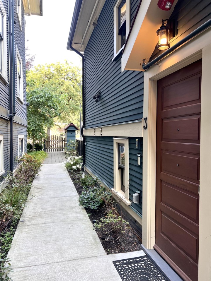 Photo 4 at 3 - 1150 Comox Street, West End VW, Vancouver West