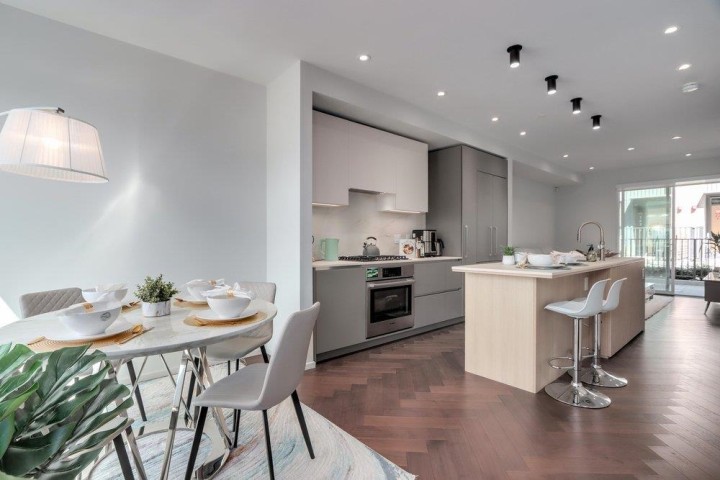 Photo 3 at 153 - 785 W 49th Avenue, Oakridge VW, Vancouver West