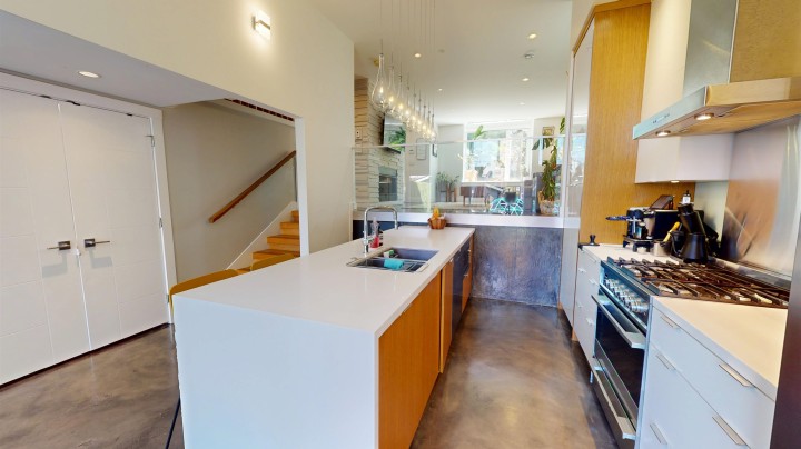 Photo 10 at 2073 E Pender Street, Hastings, Vancouver East