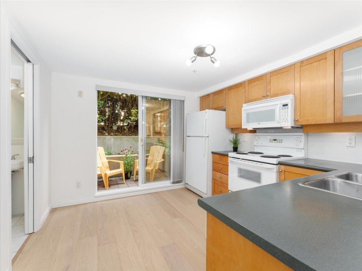 Photo 9 at 12 - 288 St. Davids Avenue, Lower Lonsdale, North Vancouver