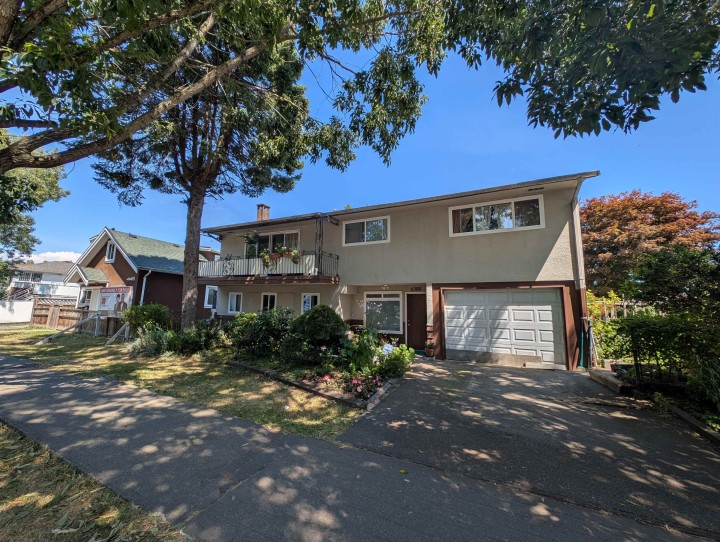 Photo 2 at 6388 Elliott Street, Killarney VE, Vancouver East