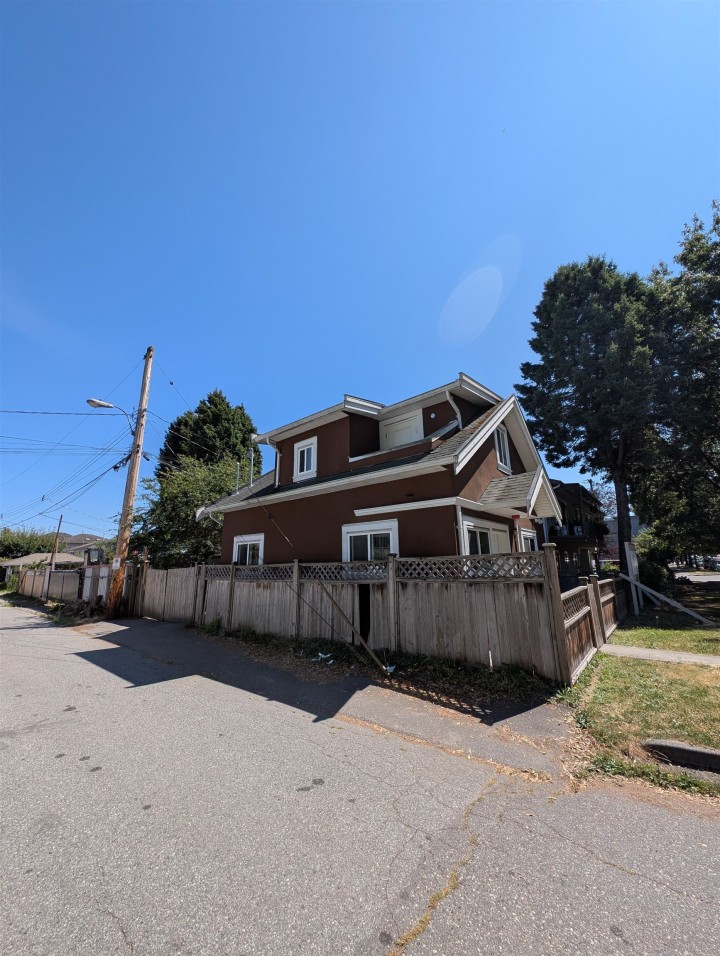 Photo 1 at 6388 Elliott Street, Killarney VE, Vancouver East