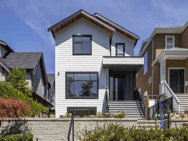 Photo 1 at 2565 W 2nd Avenue, Kitsilano, Vancouver West