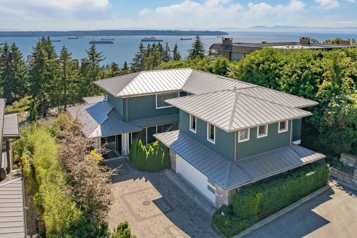 Photo 3 at 2101 Union Court, Panorama Village, West Vancouver