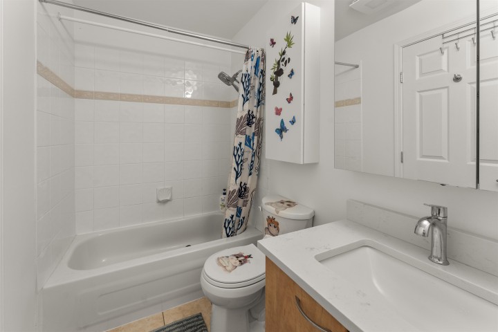 Photo 8 at 210 - 2973 Kingsway, Collingwood VE, Vancouver East